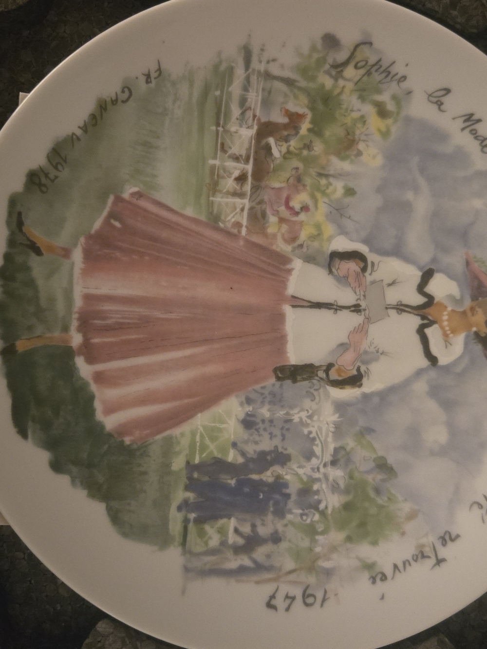Decorative Collectible Plate with Vintage Illustration - Pink Skirt